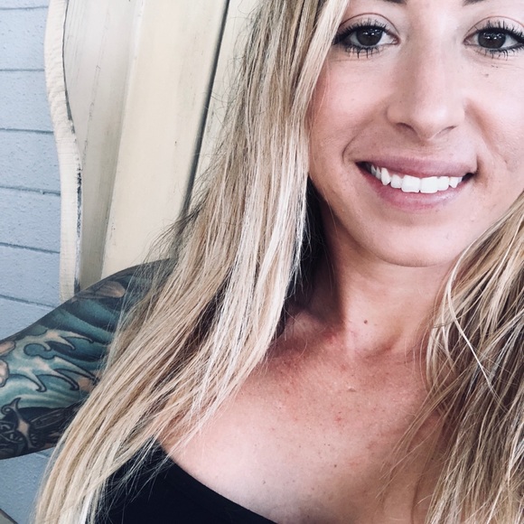 Meet your Posher, Ivy - Picture 1 of 1